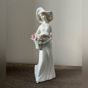 Girl With Basket Of Flowers Porcelain Figurine 10” Tall